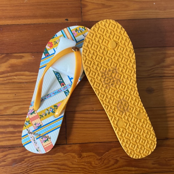 Tory Burch Yellow & White Garden Flip Flops - Picture 3 of 6